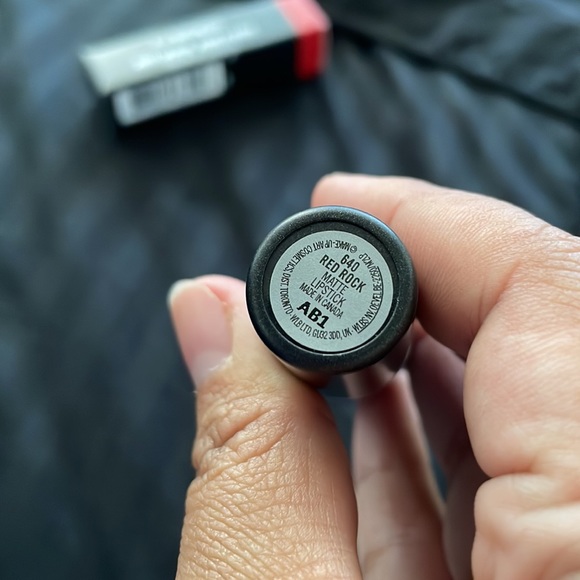 MAC Matte lipstick - red rock - Picture 4 of 6